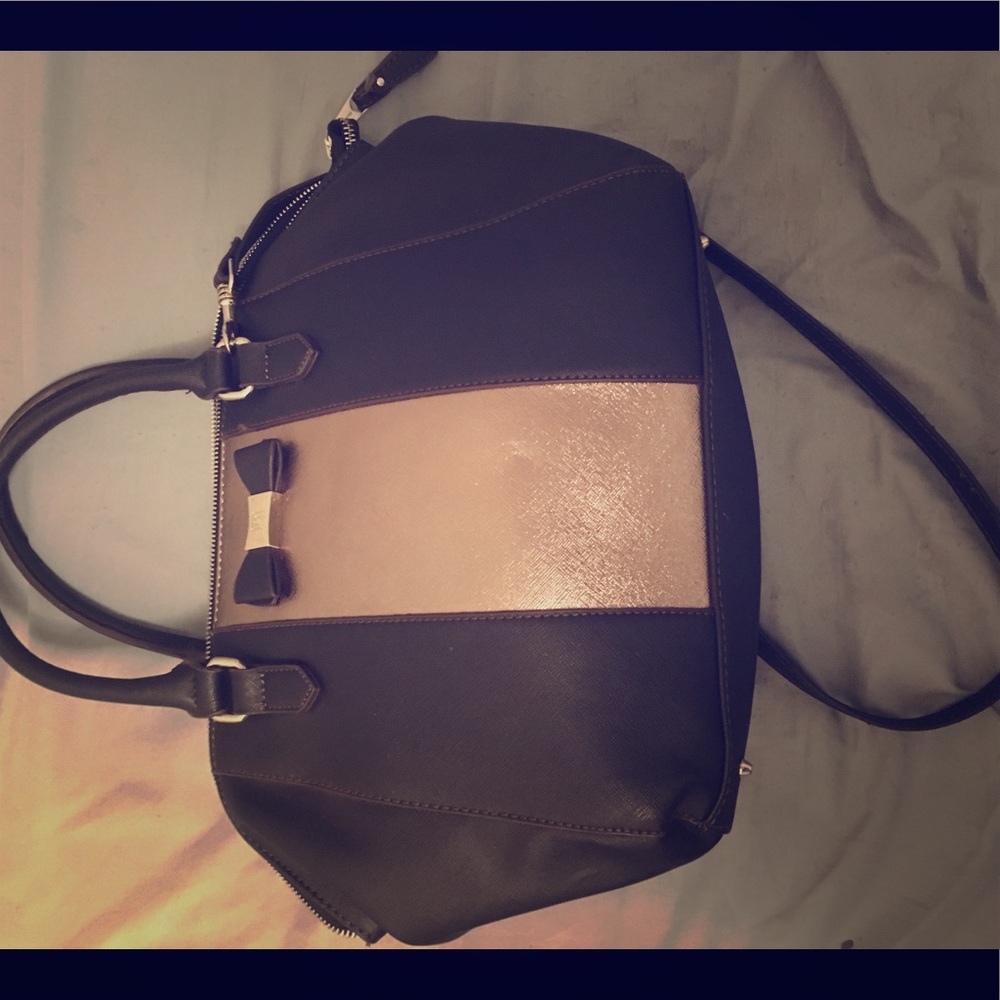 ‼️NOT FOR SALE‼️Liz Claiborne shoulder